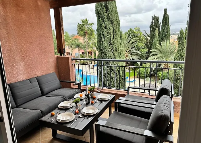 Large In An Idyllic Complex, Ocean View