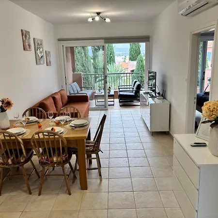 Large In An Idyllic Complex, Ocean View * Mandria (Paphos)