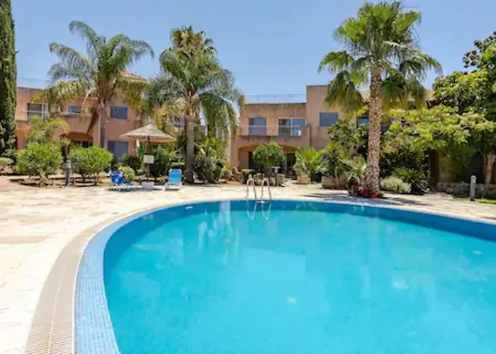 Large In An Idyllic Complex, Ocean View *