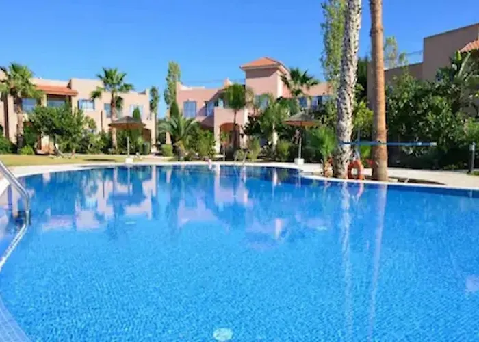 Large In An Idyllic Complex, Ocean View * מנדריה