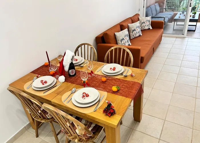 Large In An Idyllic Complex, Ocean View