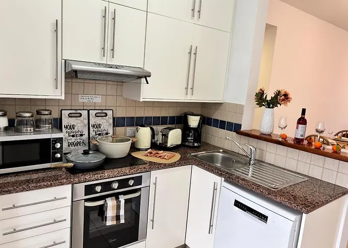 Large In An Idyllic Complex, Ocean View דירה *